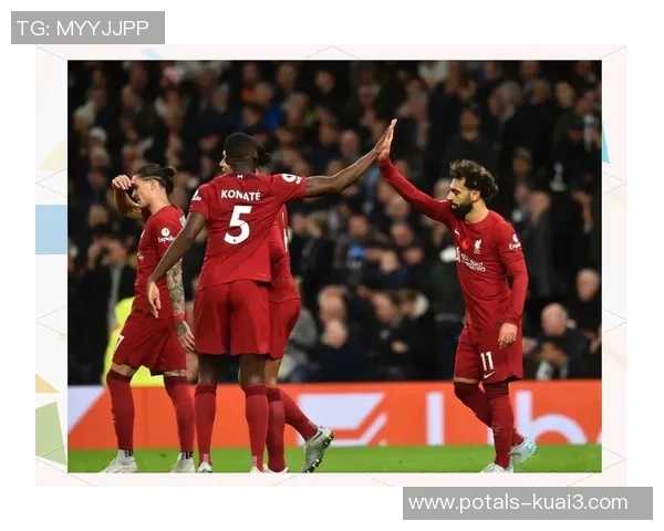 回顾2001年曼联与热刺的经典对决：激情四溢的英超赛场瞬间